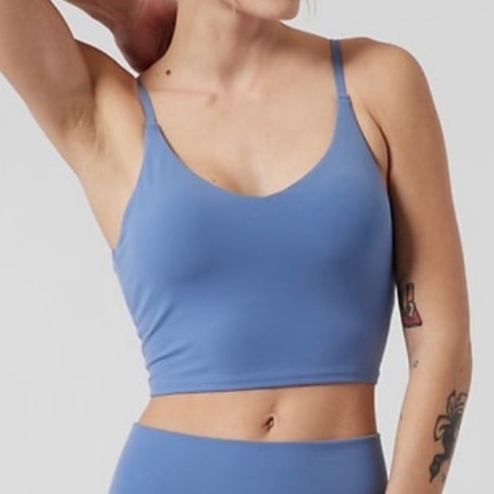 Athleta Elation V-Neck Crop Women’s A-C in Cottage Blue Size L